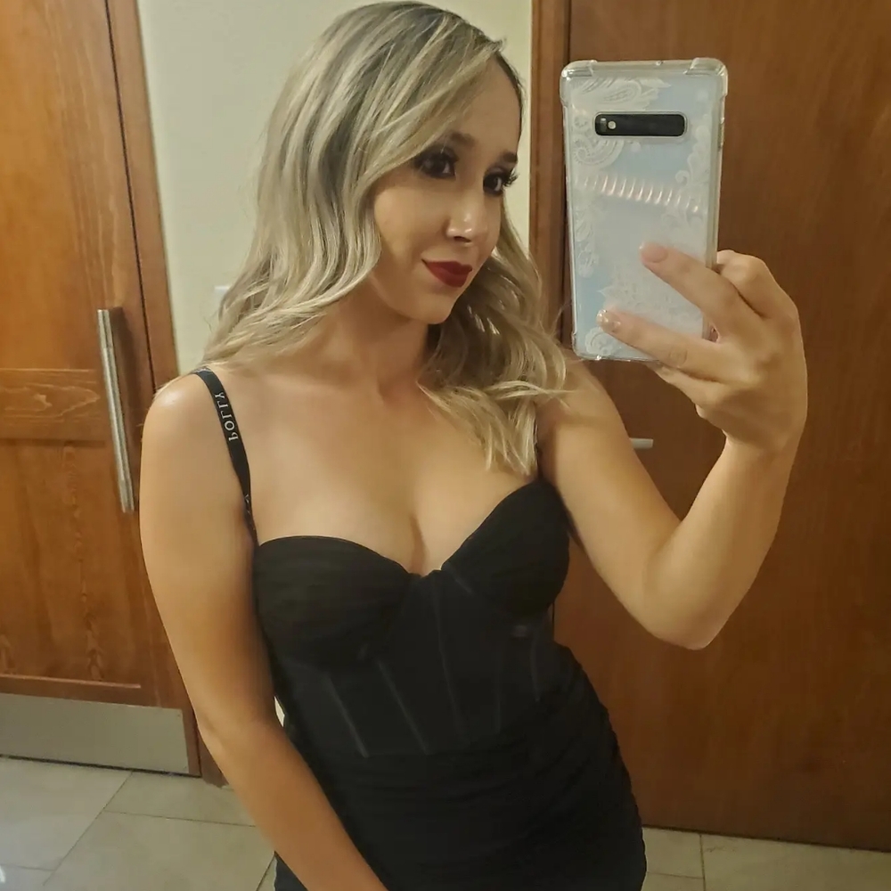 Meet your Posher, Corinne